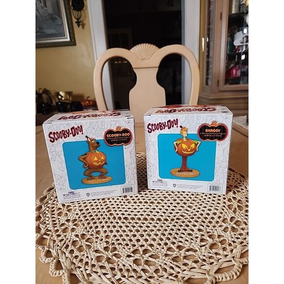 Culturefly Scooby-doo & Shaggy 4.5" Vinyl Figure Set Halloween 2025 Collectible - Picture 6 of 6